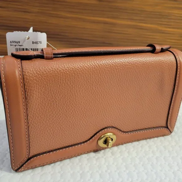 Coach Riley Chain Clutch - Picture 4 of 16